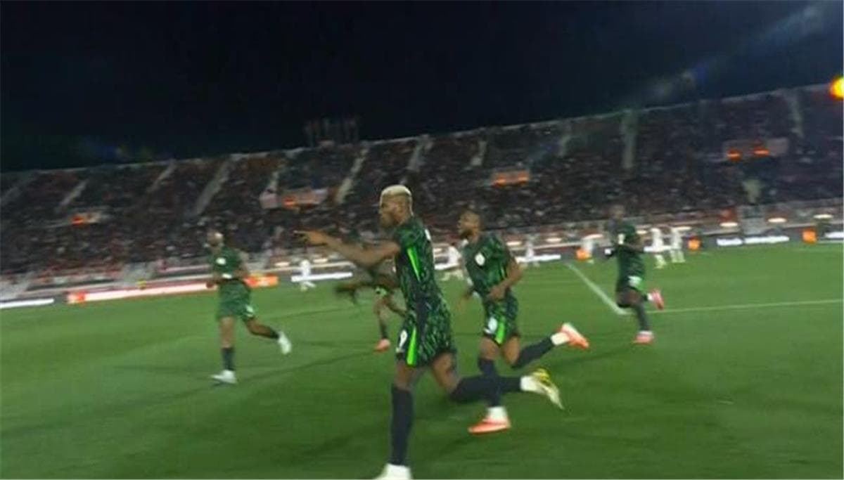فيديو | أوسيمين يسجل هدف نيجيريا الأول أمام تونس في كأس أمم إفريقيا